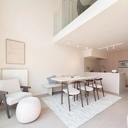 Spacious Duplex In Centre Apartamento
